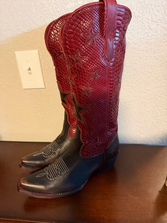 Freebird by Steven Shoes - Freebird Starzz boots Red & Black Star Western Heeled Boots.